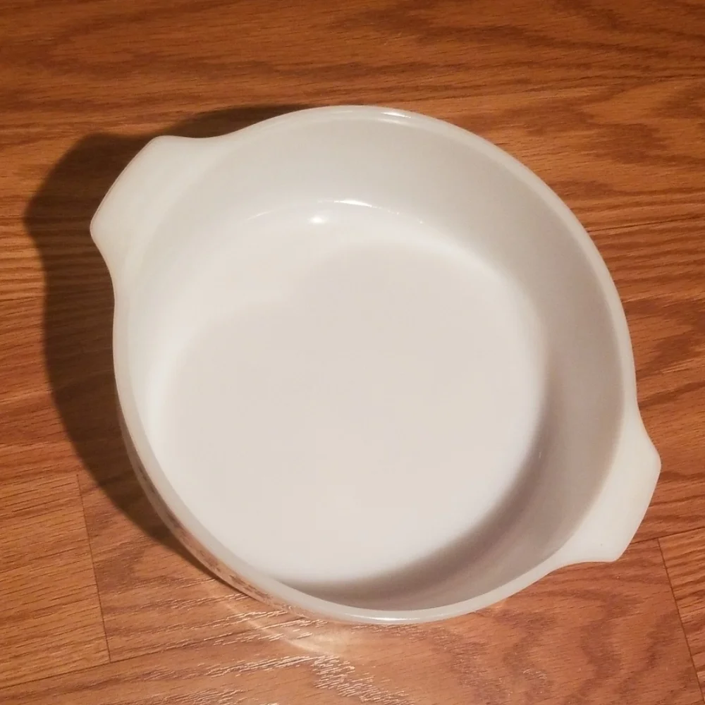 Vtg‎ Dynaware pyrorey milk glass casserole dish